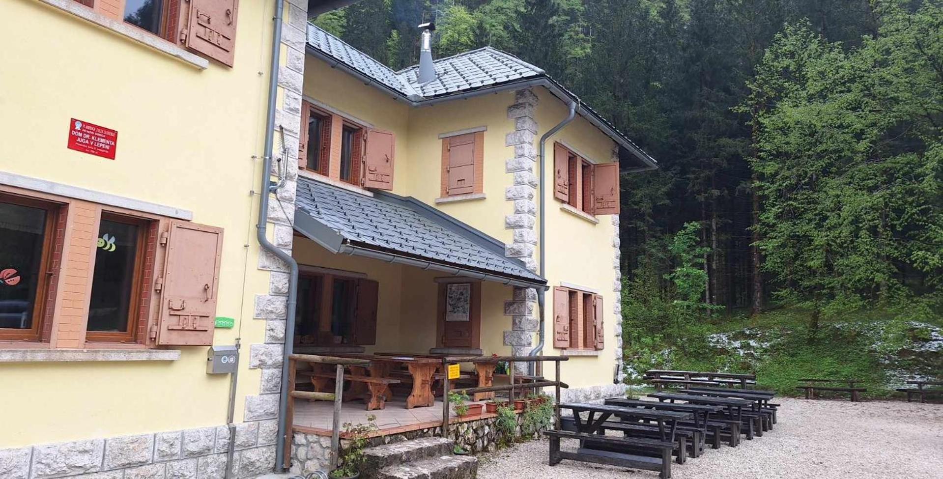 Dom Klementa Juga Hotel Lepena Екстериор снимка