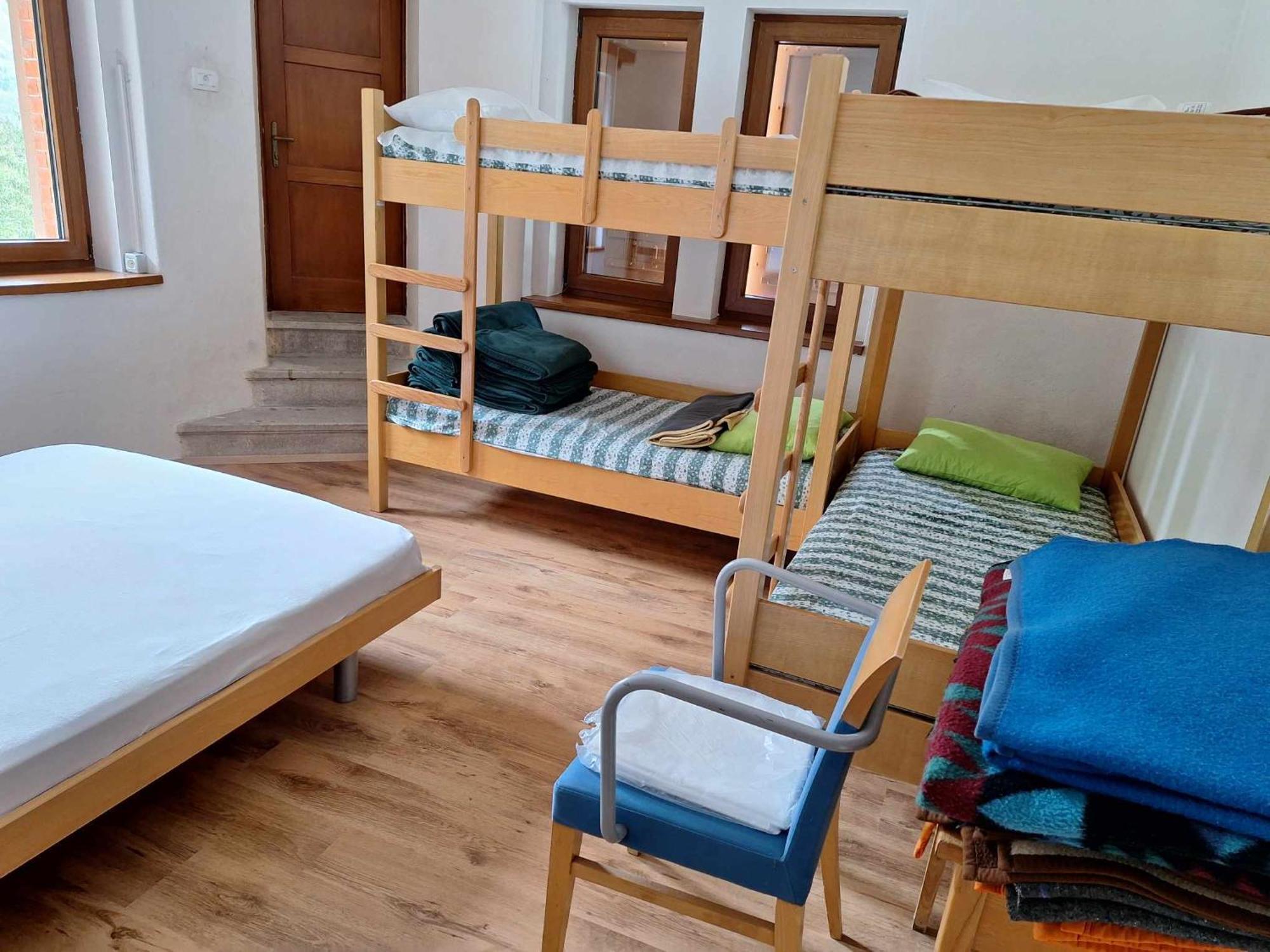 Dom Klementa Juga Hotel Lepena Екстериор снимка